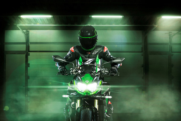 Kawasaki ZH2 Bikes Launched: कावासाकी ने जेडएच2 और जेडएच2 एसई को किया लाॅन्च, जानें फीचर्स