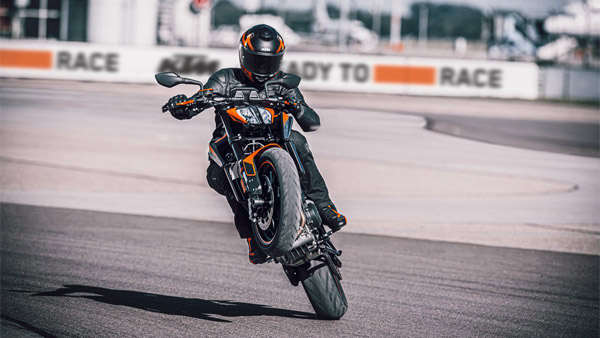 KTM 890 Duke Unveiled: नई केटीएम 890 ड्यूक का हुआ खुलासा, जानें क्या हैं फीचर्स