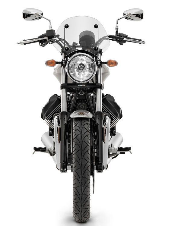 Moto Guzzi V9 Roamer and Bobber Unveiled: मोटो गुजी ने वी9 रोमर और वी9 बाॅबर को किया पेश