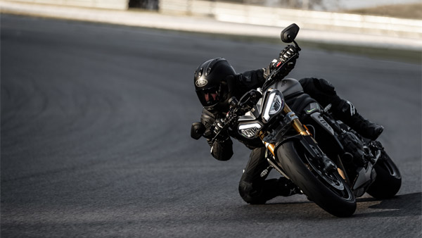 New Triumph Speed Triple 1200 RS Launched: नई ट्रायम्फ स्पीड ट्रिपल 1200 आरएस हुई लाॅन्च, जानें फीचर्स