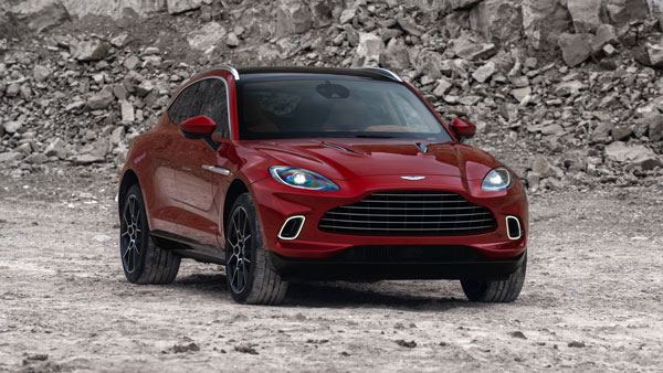 Aston Martin DBX Launched: एस्टन मार्टिन डीबीएक्स भारत में हुई लॉन्च, सिर्फ 4.5 सेकंड में छूती है 100 की स्पीड