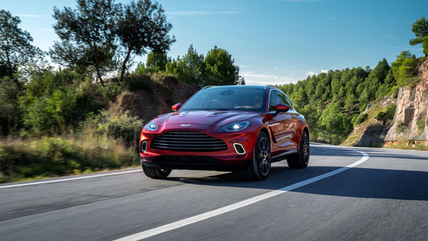 Aston Martin DBX Launched: एस्टन मार्टिन डीबीएक्स भारत में हुई लॉन्च, सिर्फ 4.5 सेकंड में छूती है 100 की स्पीड