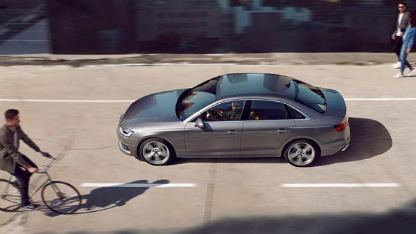 Audi A4 Facelift India Launch: ऑडी ए4 फेसलिफ्ट भारत में हुई लॉन्च, कीमत 42.34 लाख रुपये