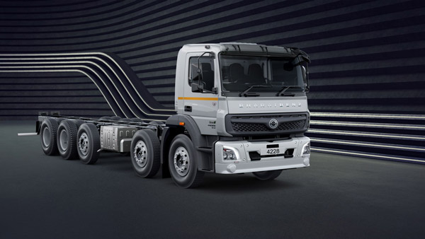 Bharat-Benz Introduced 8 New Models: भारत-बेंज ने पेश की कमर्शियल वाहनों की विस्तृत रेंज, जानें