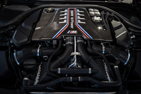 BMW M5 CS Unveiled: बीएमडब्ल्यू एम5 सीएस सेडान का खुलासा, ‘एम’ सीरीज की सबसे ताकतवर कार