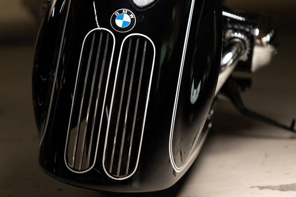 BMW R18 Modification: बीएमडब्ल्यू बाइक का ऐसा अवतार नहीं देखा होगा पहले