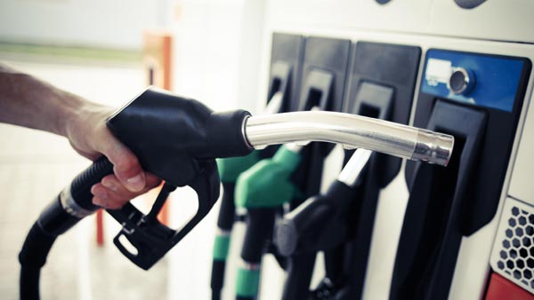 Car Mileage Reduce Cause: अगर आपकी कार पी रही है ज्यादा ईंधन तो हो सकते हैं ये कारण
