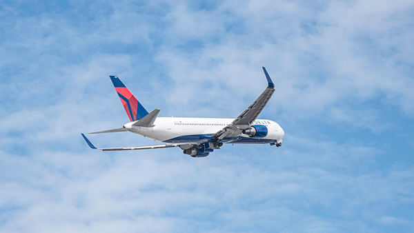 Amazon Buys 11 Boeing 767-300 Plans: अमेजन ने खरीदे 11 बोइंग 767-300 जम्बो जेट प्लेन, जानें क्यों