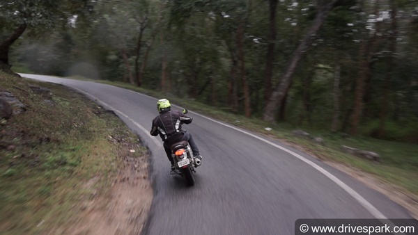 Honda H’ness CB350 Review (First Ride): होंडा हाईनेस सीबी 350: परफोर्मेंस, माइलेज, फीचर्स, कीमत, प्रतिस्पर्धी, वैरिएंट जानकारी