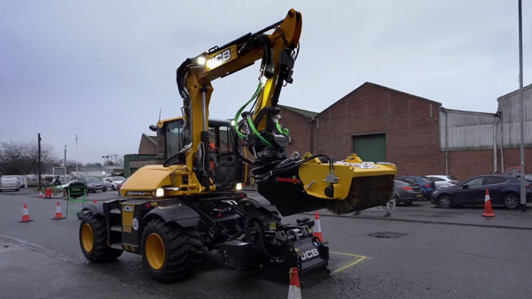 JCB Pothole Pro Launched: जेसीबी ने पॉटहोल प्रो किया लॉन्च, सिर्फ 8 मिनट में होगी गड्ढें की मरम्मत