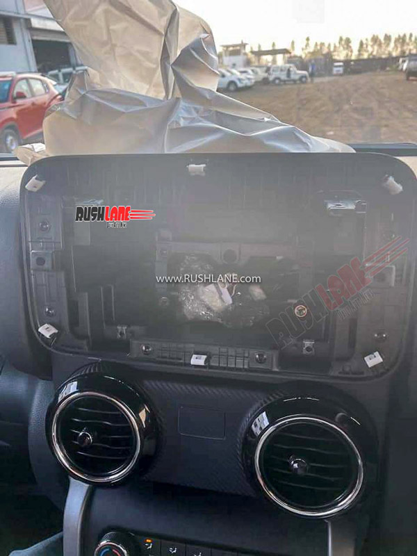 Mahindra Thar Parts Issue: बिना इंफोटेनमेंट सिस्टम के डीलरशिप पहुंची महिंद्रा थार, जानें कारण