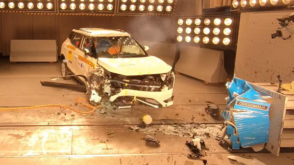 Mahindra XUV300 5-Star Safety Rating: महिंद्रा एक्सयूवी300 ने फिर हासिल की 5-स्टार सेफ्टी रेटिंग