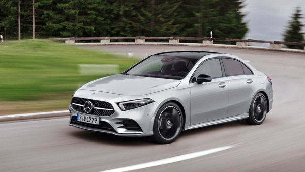 Mercedes-Benz India Car Sales 2020: मर्सिडीज-बेंज ने पिछले साल बेंची 7,893 कारें, बिक्री 42.75% घटी