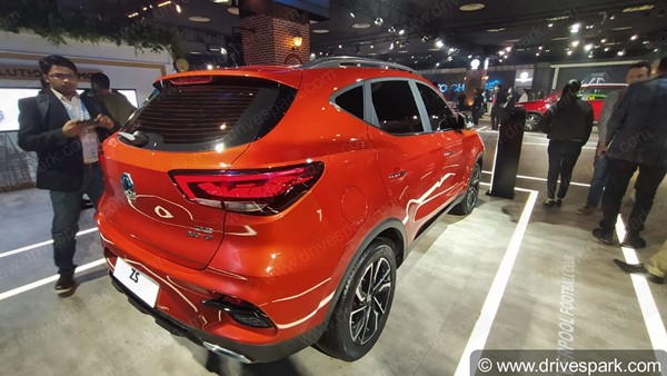 MG ZS Spied With ADAS: एमजी जेडएस टेस्टिंग के दौरान दिखी, कार में मिलेगा ये खास सेफ्टी फीचर