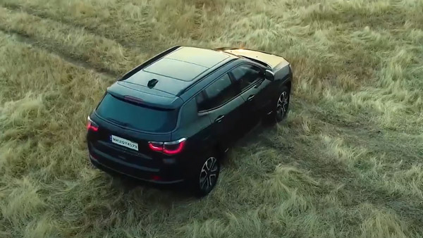 Jeep Compass Facelift Unveiled: जीप कम्पास फेसलिफ्ट का हुआ खुलासा, बुकिंग हुई शुरू