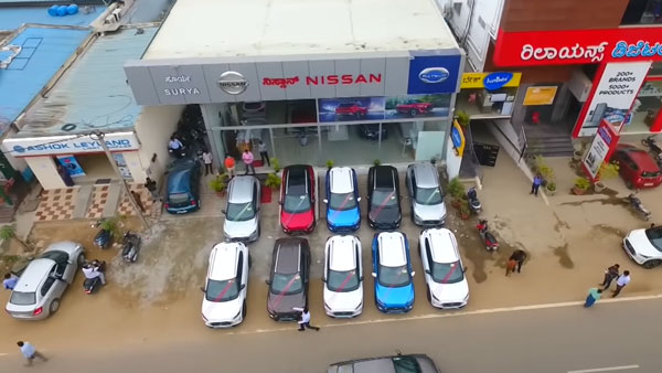 Nissan Magnite Delivery Record: निसान डीलर ने एक दिन में 100 मैग्नाईट डिलीवर कर बनाया रिकॉर्ड