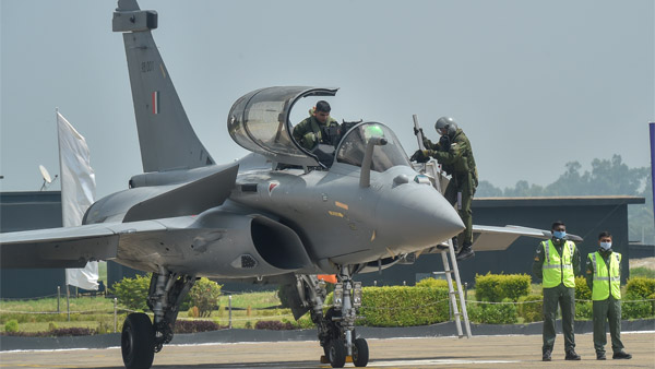 Rafale In Republic Day 2021: पहली बार इस गणतंत्र दिवस पर दिखाई जायेगी राफेल, इस तरह से करेगी फ्लाईपास्ट
