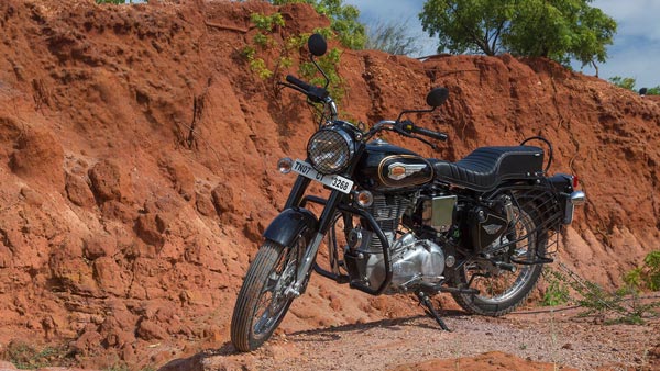 RE Bullet 350 New Colour Option: रॉयल एनफील्ड बुलेट 350 को नए कलर में किया गया पेश, जानें कीमत