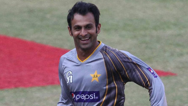 Shoaib Malik Car Crash: शोएब मलिक की कार का हुआ हादसा, स्पोर्ट्स कार ट्रक से टकराई