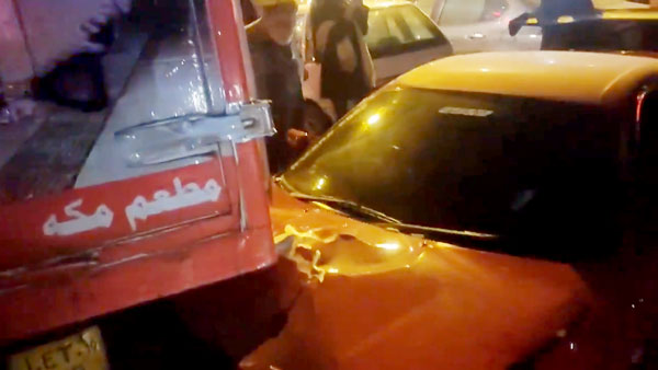 Shoaib Malik Car Crash: शोएब मलिक की कार का हुआ हादसा, स्पोर्ट्स कार ट्रक से टकराई