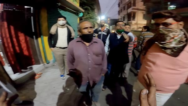 सुपर बाइक की तेज आवाज के कारण पड़ोसी हुए नाराज, बुला ली पुलिस