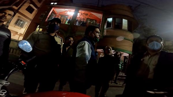 सुपर बाइक की तेज आवाज के कारण पड़ोसी हुए नाराज, बुला ली पुलिस
