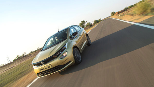 Tata Altroz Turbo Spied: टाटा अल्ट्रोज टर्बो पेट्रोल ऐड शूट के दौरान दिखी, देखें वीडियो