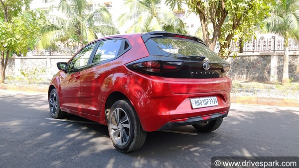Tata Altroz Sales Milestone: टाटा अल्ट्रोज ने सिर्फ 12 महीने में छुआ 50,000 का आकड़ा, पेट्रोल मॉडल का रहा दबदबा
