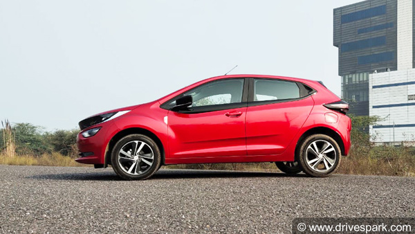 Tata Altroz Sales Milestone: टाटा अल्ट्रोज ने सिर्फ 12 महीने में छुआ 50,000 का आकड़ा, पेट्रोल मॉडल का रहा दबदबा