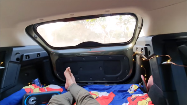 Tata Nexon Converted As A Bedroom: टाटा नेक्सन को एक बेडरूम में किया तब्दील, देखें कैसे किया