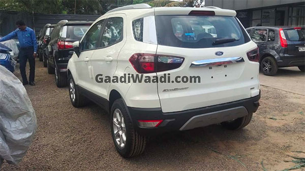 Ford Ecosport Special Edition Spotted: फोर्ड इकोस्पोर्ट स्पेशल एडिशन डीलरशिप यार्ड पर दिखी, जल्द होगी लाॅन्च