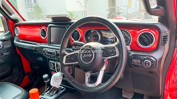 New Jeep Wrangler Details Revealed: नई जीप रैंगलर के एक्सटीरियर और इंटीरियर की जानकारियां आई सामने