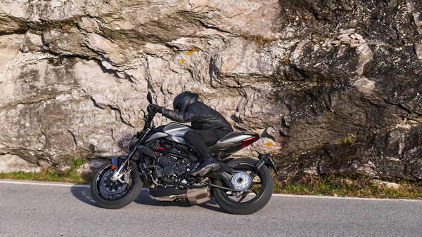 2021 MV Agusta Brutale & Dragster 800: नई एमवी अगस्ता ब्रूटेल व ड्रैगस्टर 800 का हुआ खुलासा, जानें