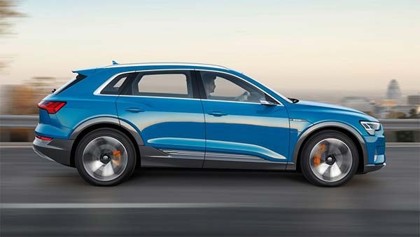 Audi e-Tron New Teaser Released: ऑडी ई-ट्रॉन इलेक्ट्रिक एसयूवी का नया टीजर हुआ जारी, जल्द होगी लाॅन्च