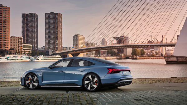 New Audi E-tron GT Revealed: नई ऑडी ई-ट्रॉन जीटी का हुआ खुलासा, देती है 488 किमी/चार्ज का रेंज