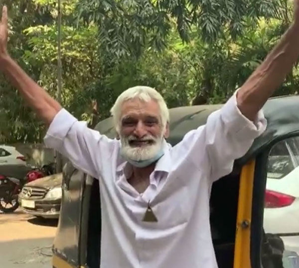 पोती की पढ़ाई के लिए मुंबई के ऑटो ड्राइवर ने बेचा अपना घर, फिर मिला 24 लाख रुपये का दान