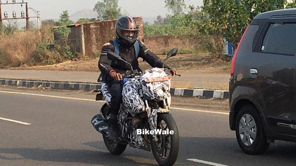 Bajaj Pulsar 250 Spied Testing: बजाज लाने वाली है पल्सर की 250 सीसी मॉडल, मिलेगा नया ऑयल कूल्ड इंजन