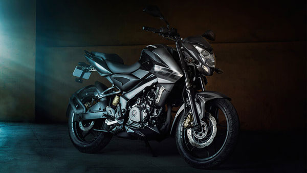 Bajaj Pulsar NS 200 Modified: बजाज पल्सर एनएस 200 में अंडर सीट लगाया ट्विन एग्जॉस्ट, देखें