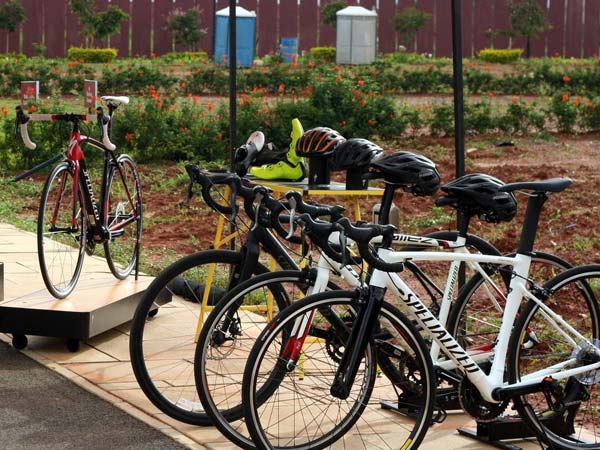 Kerala To Kashmir By Bicycle: चाय बेचने वाला यह लड़का साइकिल से तय करेगा केरल से कश्मीर तक का सफर