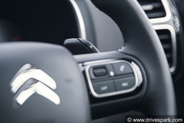 Citroen C5 Aircross Review In Hindi: सिट्रोन सी5 एयरक्रॉस सी5 रिव्यू: डिज़ाइन, फीचर्स, इंजन, परफॉर्मेंस, हैंडलिंग जानकारी