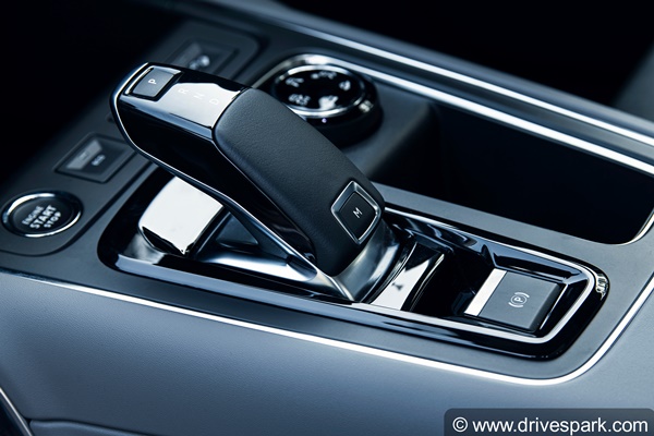 Citroen C5 Aircross Review In Hindi: सिट्रोन सी5 एयरक्रॉस सी5 रिव्यू: डिज़ाइन, फीचर्स, इंजन, परफॉर्मेंस, हैंडलिंग जानकारी