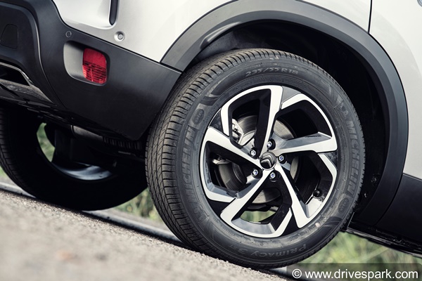 Citroen C5 Aircross Review In Hindi: सिट्रोन सी5 एयरक्रॉस सी5 रिव्यू: डिज़ाइन, फीचर्स, इंजन, परफॉर्मेंस, हैंडलिंग जानकारी