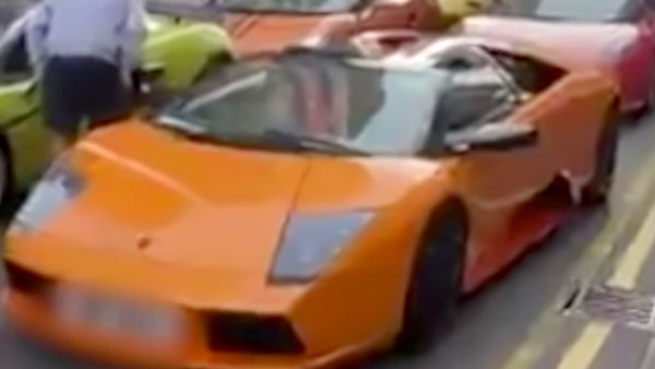 Hong Kong Police Busted 45 Supercars: हांगकांग पुलिस ने 45 सुपर कारों को किया जब्त, सड़क लगा रहे थे रेस