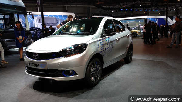 EVs To Be Made Mandatory For MoRTH Officials: परिवहन मंत्रालय के अधिकारियों के लिए अनिवार्य होगा इलेक्ट्रिक वाहन