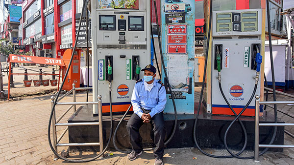 Farm Cess On Petrol & Diesel: सरकार पेट्रोल व डीजल पर लगाएगी एग्री इंफ्रा टैक्स, पर नहीं बढ़ेगी कीमत