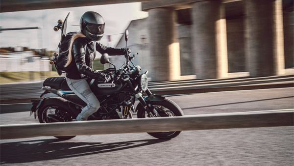 Husqvarna Silverpilen 125cc Unveiled: हस्कवरना स्वार्टपिलेन 125 सीसी बाइक का हुआ खुलासा, जानें