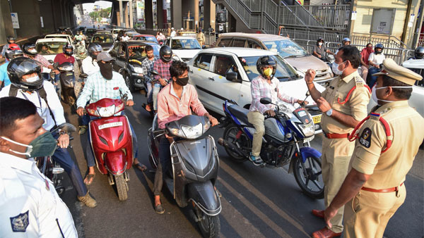 ट्रैफिक चालान से नाराज इलेक्ट्रीशियन ने पुलिस थाने की काटी बिजली, हुआ गिरफ्तार