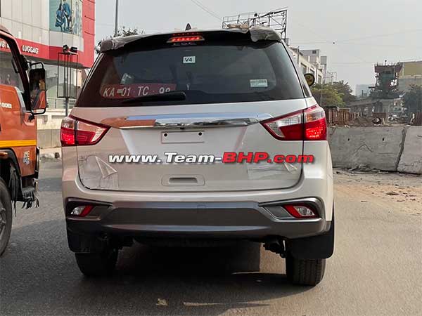 Isuzu MU-X BS6 Spotted Testing: इसुजु एमयू-एक्स बीएस6 टेस्टिंग के दौरान आई नजर, जल्द होगी लॉन्च