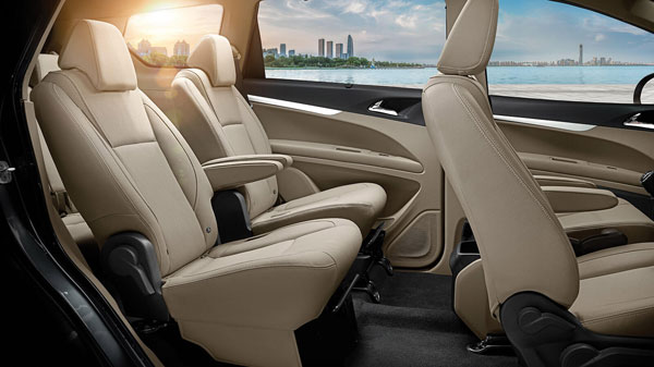 Mahindra Marazzo To Get Automatic Transmission: महिंद्रा मराजो जल्द ही ऑटोमेटिक गियरबाॅक्स में होगी लाॅन्च