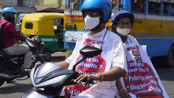 Mamta Banerjee On Electric Scooter: पश्चिम बंगाल की सीएम ने इलेक्ट्रिक स्कूटर पर बैठ निकाली रैली, जानें क्यों